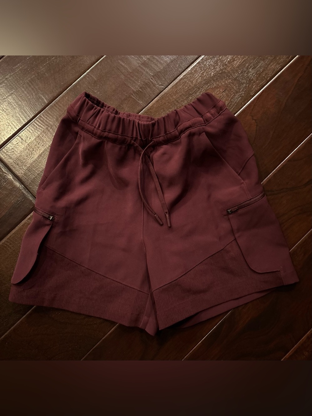 Lululemon Relaxed  Cargo Short High Rise 4.5" Size 2
